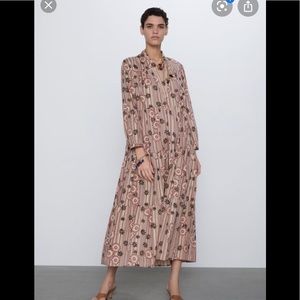 XL | Zara voluminous printed dress